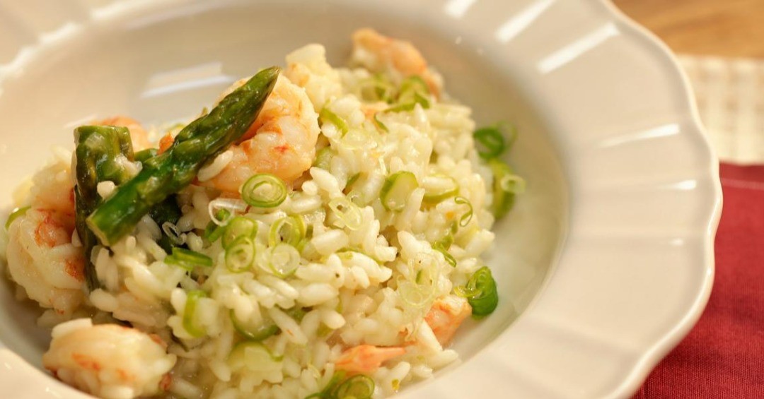 Risoto de camarão e aspargos com modo de preparo bem Risoto de camarão e aspargos com modo de preparo bem rapidinho