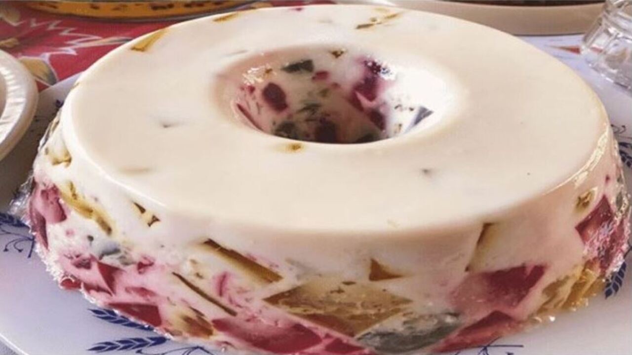 Gelatina Colorida Uma Explosão de Cores e Sabores Gelatina Colorida Uma Explosão de Cores e Sabores